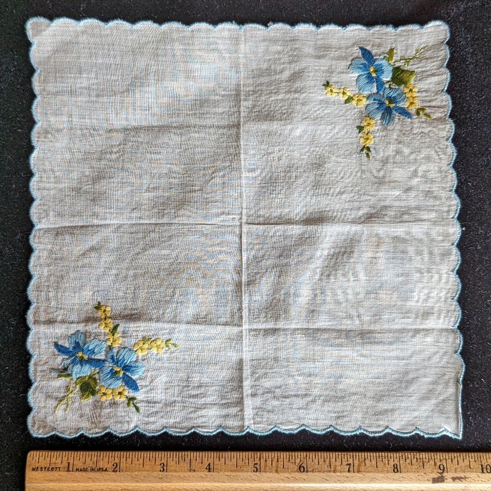 Vintage White Handkerchief with Embroidered Blue/Yellow and Green Floral Pattern - Picture 4 of 4